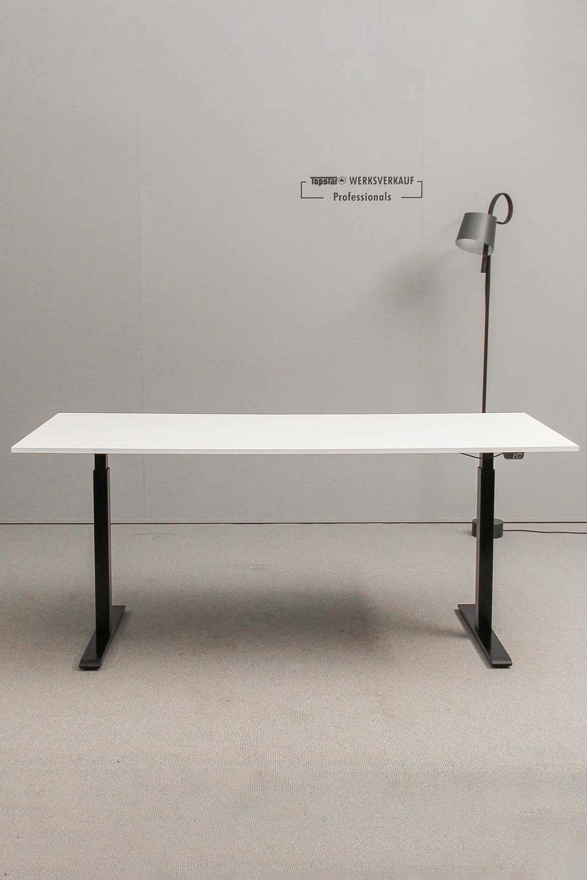 Höhenverstellbarer Schreibtisch 180x80 cm - Gestell schwarz - Platte weiss